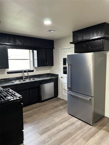 808 Hedge Drive, Oklahoma City, OK 73110