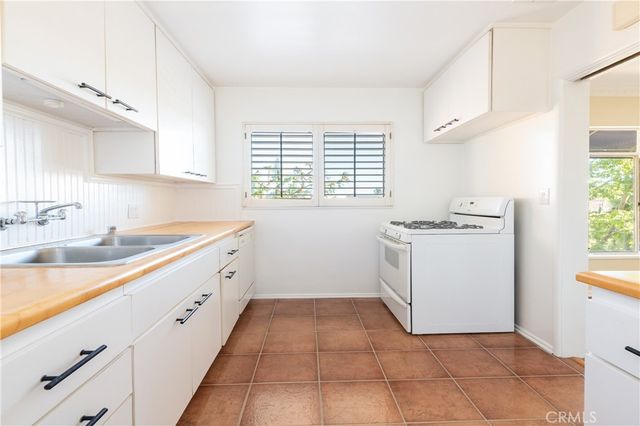1615 N Laurel Avenue 203, Los Angeles, CA 90046