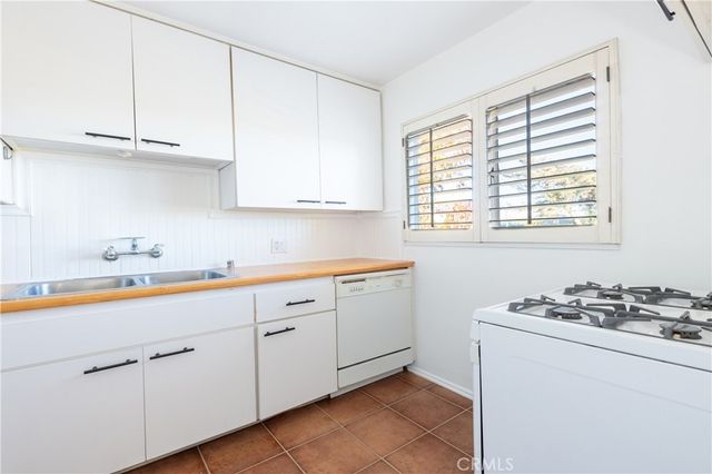 1615 N Laurel Avenue 203, Los Angeles, CA 90046
