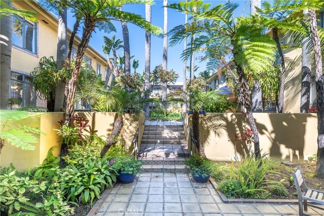 1615 N Laurel Avenue 203, Los Angeles, CA 90046