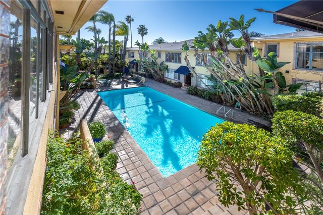 1615 N Laurel Avenue 203, Los Angeles, CA 90046