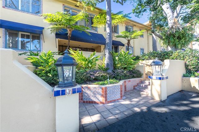1615 N Laurel Avenue 203, Los Angeles, CA 90046