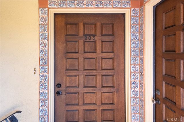 1615 N Laurel Avenue 203, Los Angeles, CA 90046