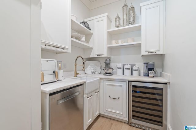 305 SUNSET DRIVE, Vestavia Hills, AL 35216