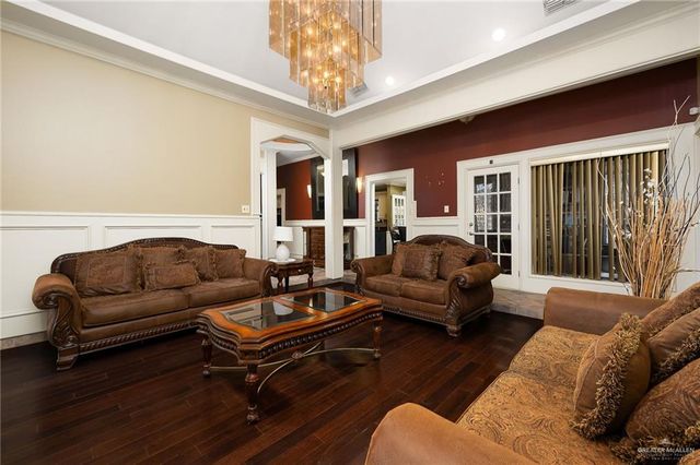 305 Bluebird Avenue, Mcallen, TX 78504