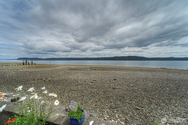 40590 N US Hwy 101, Lilliwaup, WA 98555