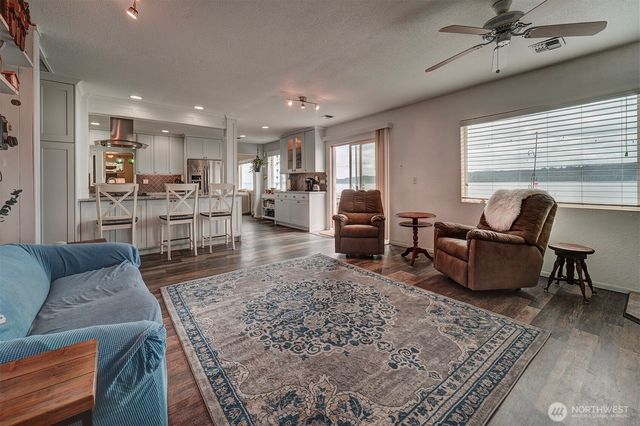40590 N US Hwy 101, Lilliwaup, WA 98555