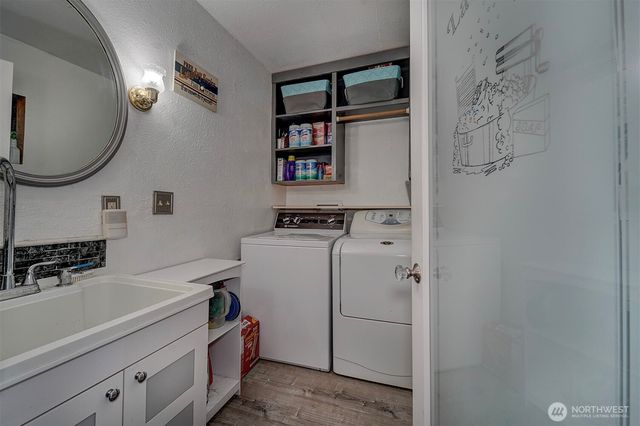 40590 N US Hwy 101, Lilliwaup, WA 98555