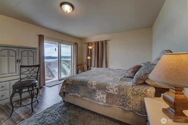 40590 N US Hwy 101, Lilliwaup, WA 98555