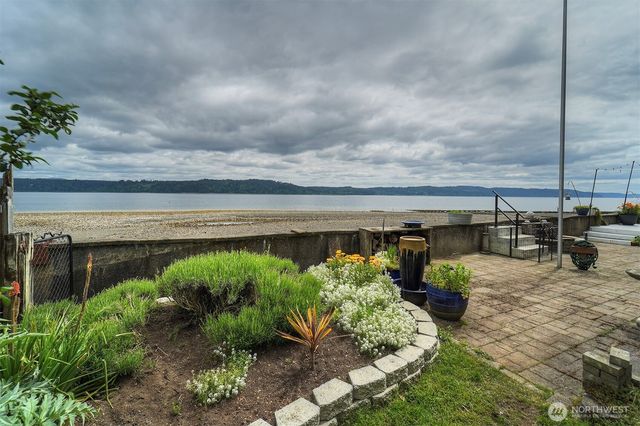 40590 N US Hwy 101, Lilliwaup, WA 98555