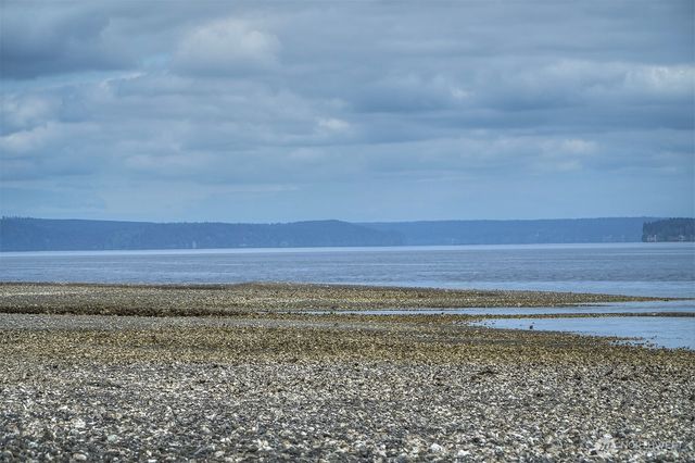 40590 N US Hwy 101, Lilliwaup, WA 98555