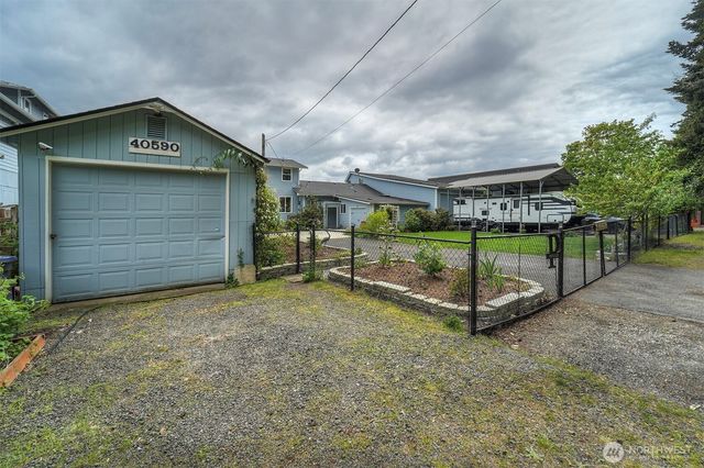 40590 N US Hwy 101, Lilliwaup, WA 98555