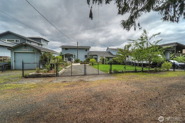 40590 N US Hwy 101, Lilliwaup, WA 98555
