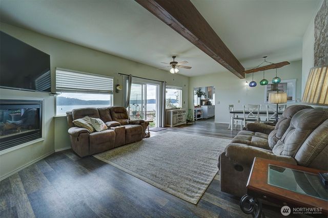 40590 N US Hwy 101, Lilliwaup, WA 98555