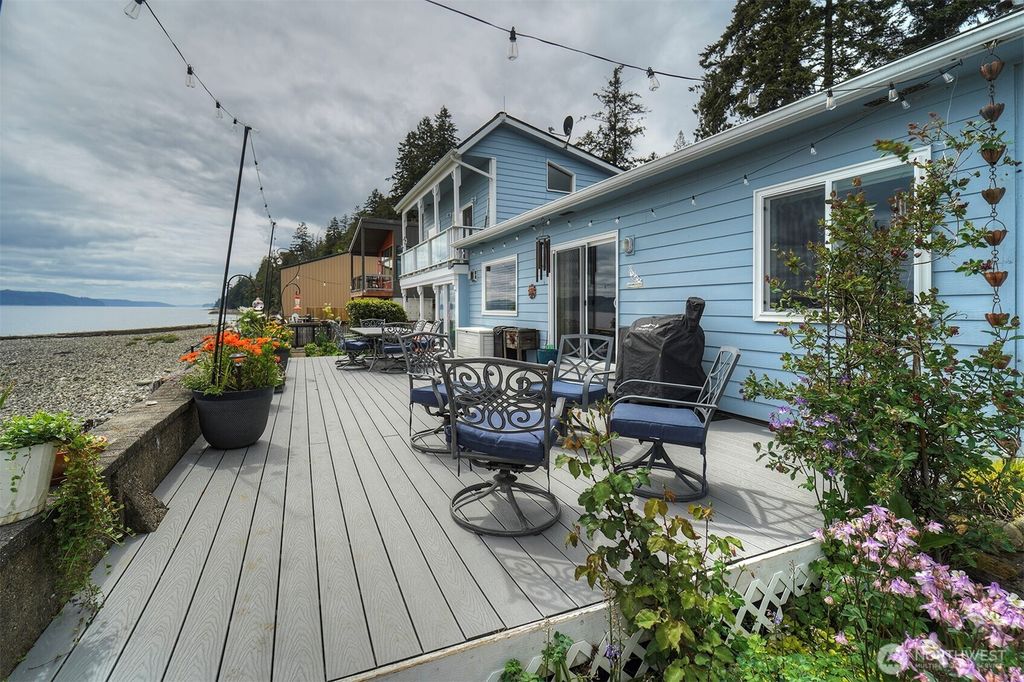 40590 N US Hwy 101, Lilliwaup, WA 98555