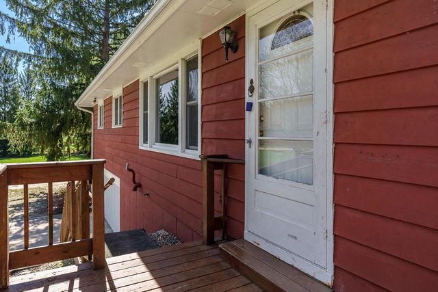 2821 W Memorial Drive, Janesville, WI 53548