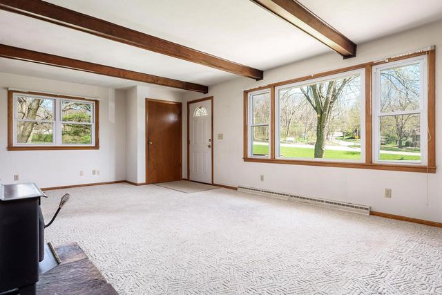 2821 W Memorial Drive, Janesville, WI 53548