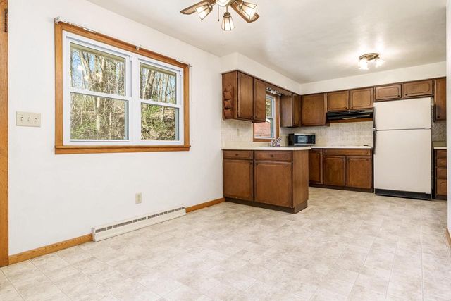 2821 W Memorial Drive, Janesville, WI 53548