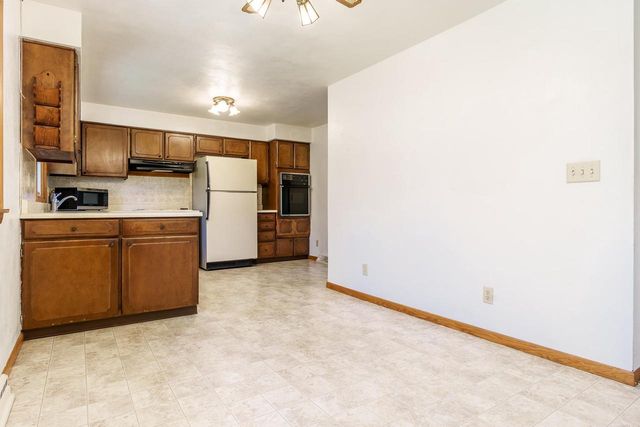 2821 W Memorial Drive, Janesville, WI 53548