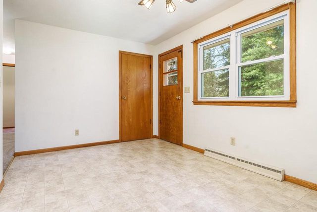 2821 W Memorial Drive, Janesville, WI 53548