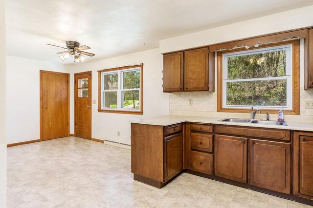 2821 W Memorial Drive, Janesville, WI 53548