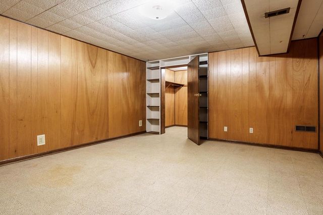 2821 W Memorial Drive, Janesville, WI 53548
