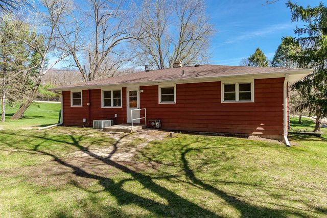 2821 W Memorial Drive, Janesville, WI 53548