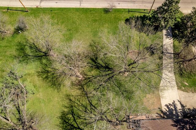 2821 W Memorial Drive, Janesville, WI 53548