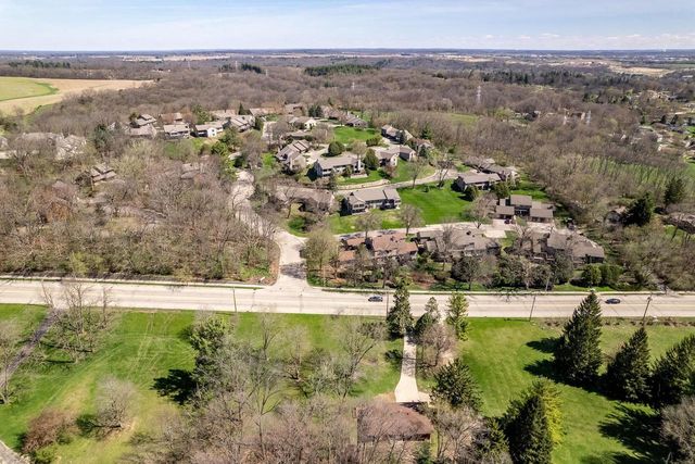 2821 W Memorial Drive, Janesville, WI 53548