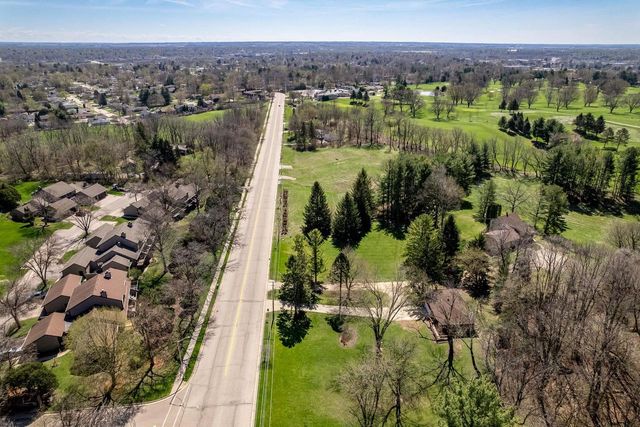 2821 W Memorial Drive, Janesville, WI 53548