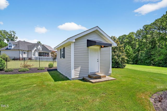 137 Winding Oak Way, Clayton, NC 27520