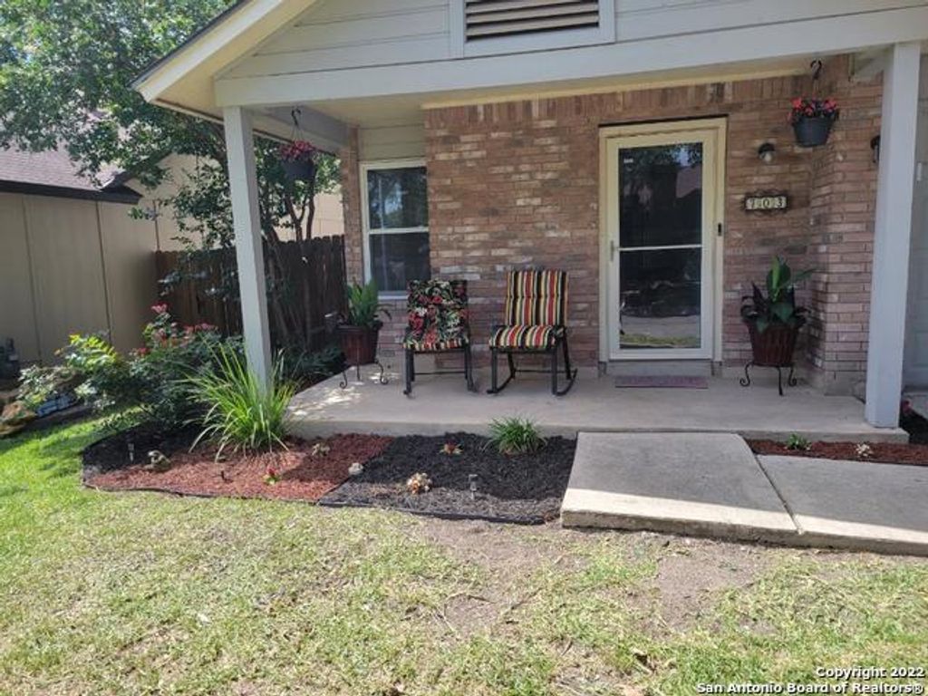 703 MEADOW GATE, Converse, TX 78109