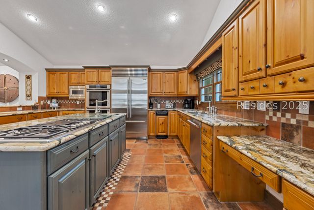 4 Lookout, Hilton Head Island, SC 29928