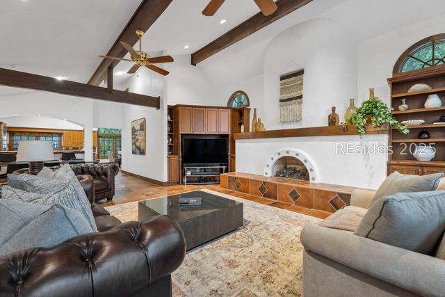 4 Lookout, Hilton Head Island, SC 29928