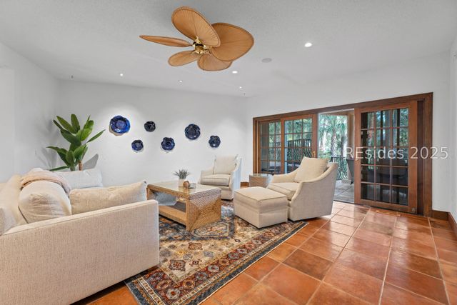 4 Lookout, Hilton Head Island, SC 29928