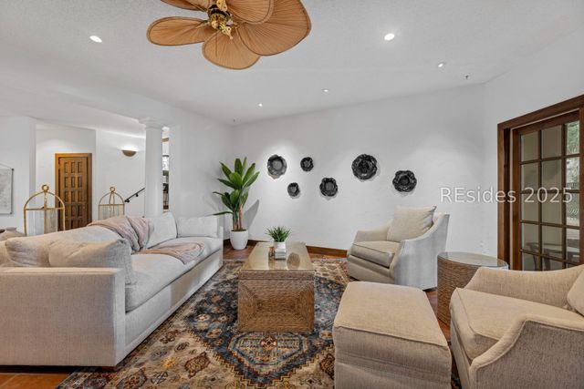 4 Lookout, Hilton Head Island, SC 29928