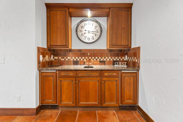 4 Lookout, Hilton Head Island, SC 29928