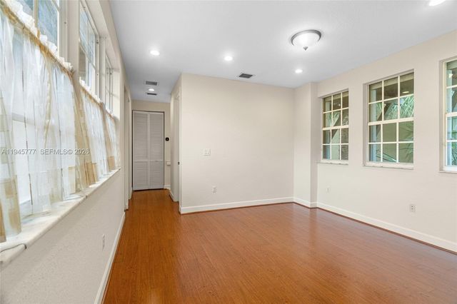 839 SW 147th Ter 5, Pembroke Pines, FL 33027