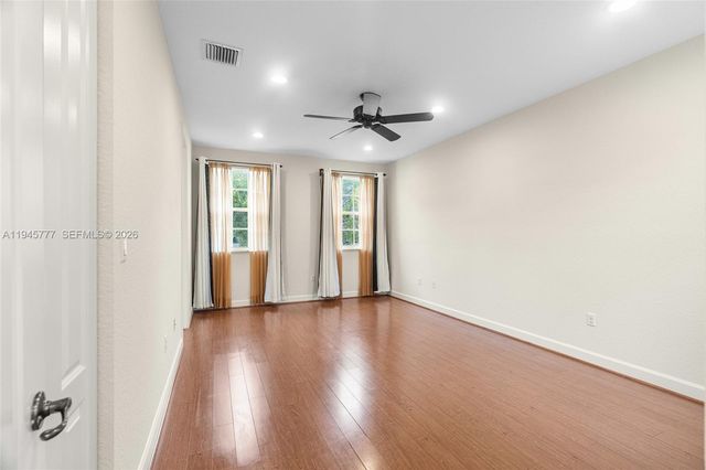 839 SW 147th Ter 5, Pembroke Pines, FL 33027