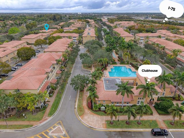 839 SW 147th Ter 5, Pembroke Pines, FL 33027