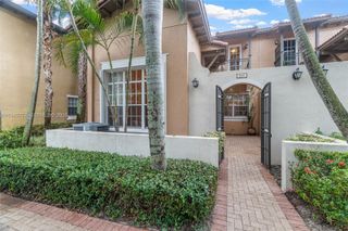 839 SW 147th Ter 5, Pembroke Pines, FL 33027