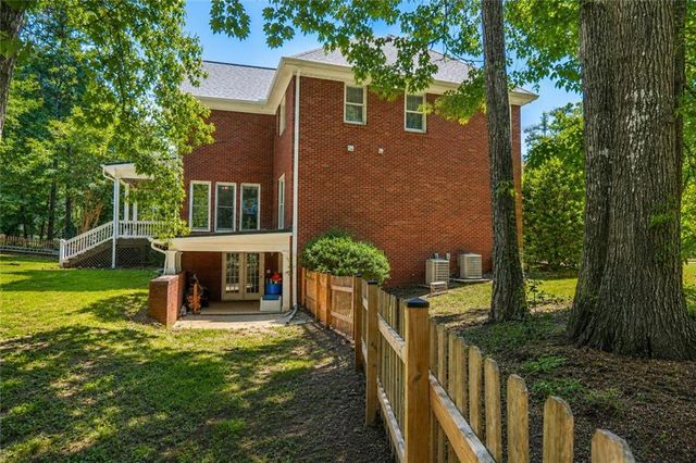 1630 Canterbury Pointe SE, Conyers, GA 30013