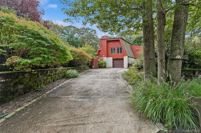 17 Downer Place, Sag Harbor, NY 11963