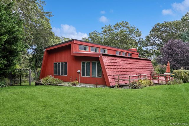 17 Downer Place, Sag Harbor, NY 11963