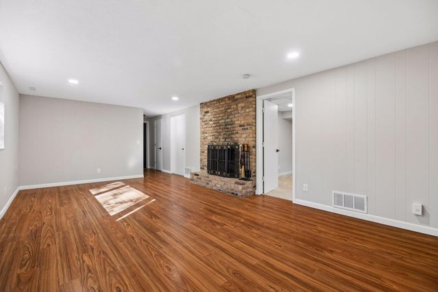 4335 Briarwood Drive, Minnetonka, MN 55343
