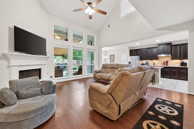 13859 Shoreline Drive, Willis, TX 77318