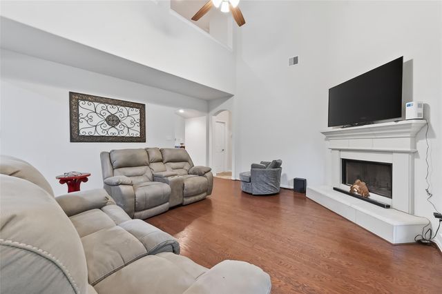 13859 Shoreline Drive, Willis, TX 77318