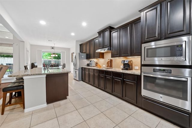 13859 Shoreline Drive, Willis, TX 77318