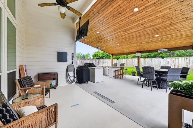 13859 Shoreline Drive, Willis, TX 77318