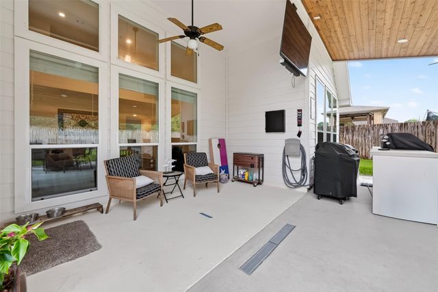 13859 Shoreline Drive, Willis, TX 77318